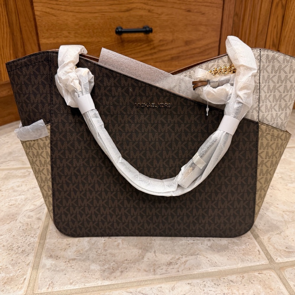 Michael Kors Brown and Tan Women's Jet Set Travel Bag